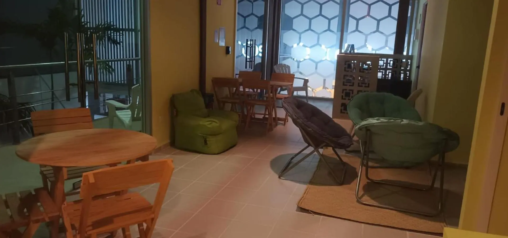 Hostel Tropico 20 Pdc Playa del Carmen Mexico