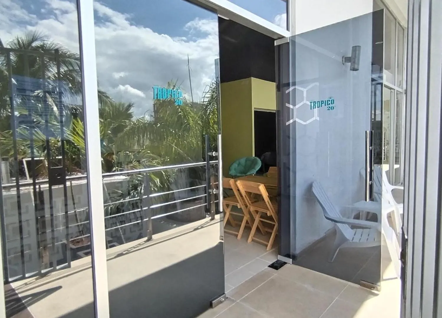 Hostel Tropico 20 Pdc Playa del Carmen 0*,